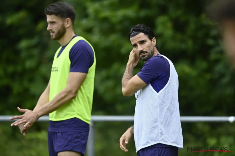 Johan Boskamp calme les polémiques à Anderlecht : "Il se passe toujours quelque chose dans un vestiaire"