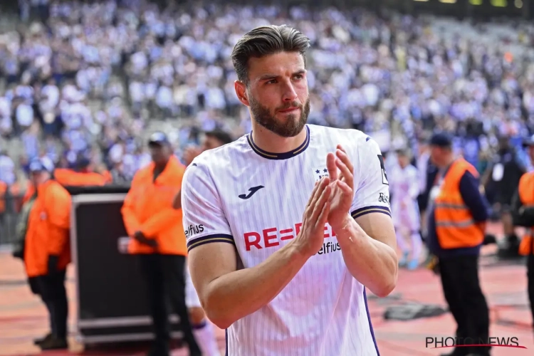Wesley Hoedt ne tarit pas d'éloges à propos de Felice Mazzù : "Il était temps d'adopter une approche différente"