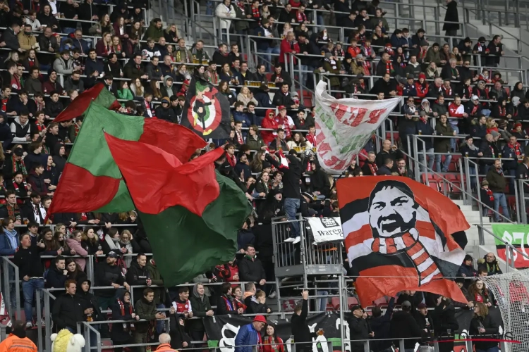 Stan Braem découvre la vie d'un footballeur professionnel : "C'est assez dur, mais je veux être un exemple pour les jeunes joueurs"