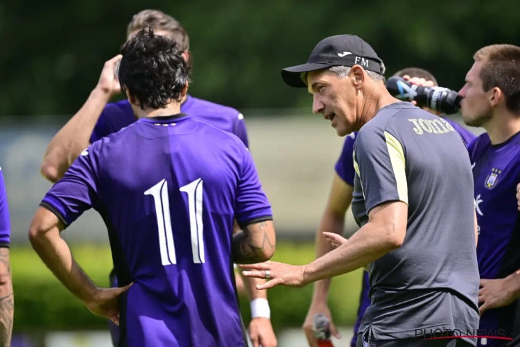 OFFICIEL : un ancien joueur d'Anderlecht, de l'Antwerp et du Club de Bruges met un terme à sa carrière à l'âge de 39 ans
