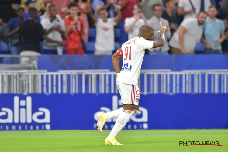 Alexandre Lacazette prend la parole face à ses supporters