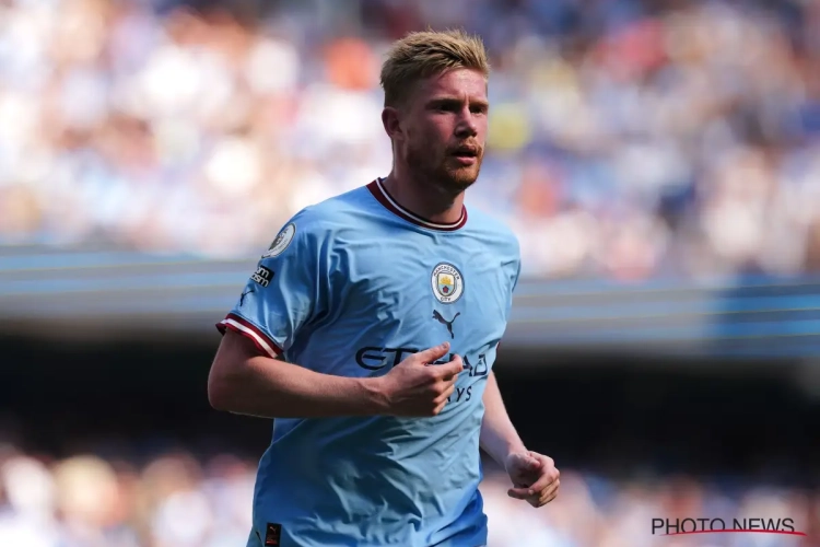 🎥 De Bruyne agacé par un maillot reçu en cadeau: "Dois-je le brûler maintenant ?"