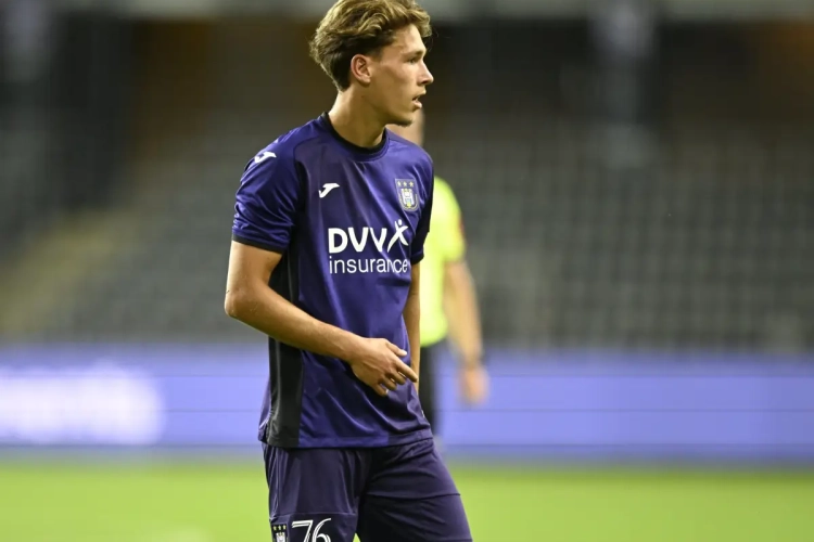 Un Lucas Stassin monstrueux porte RSCA Futures sur ses épaules