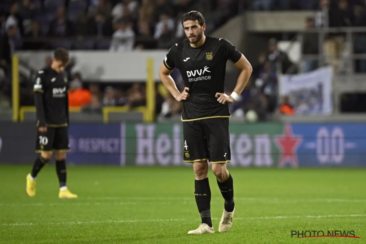 La fin de l'histoire entre Hoedt et Anderlecht ? Le joueur est mis à l'écart et ne jouera pas contre l'Antwerp