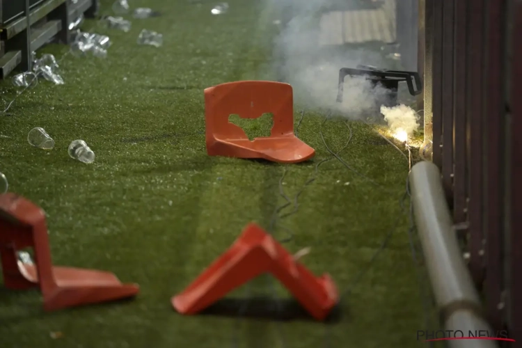 📷 Le chaos à Sclessin après le Clasico arrêté (PHOTOS)