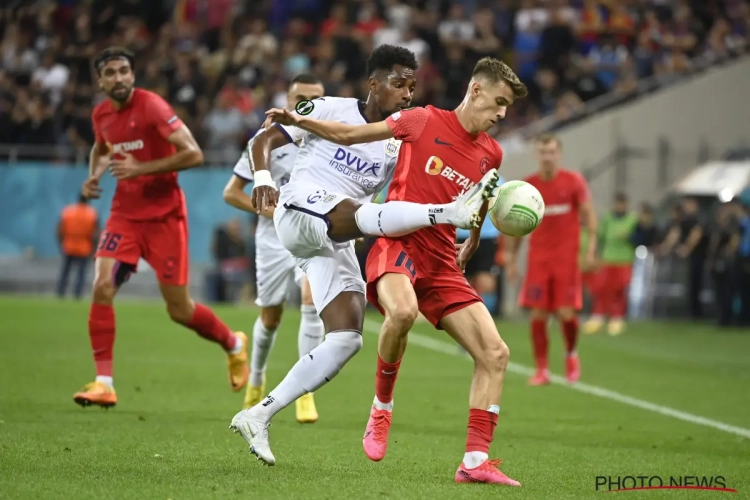 Le FCSB a "abandonné" la Conference League et arrive à Anderlecht en victime consentante