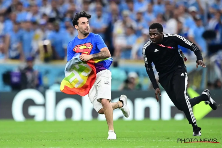 Le message du supporter qui a envahi le terrain à Portugal - Uruguay 