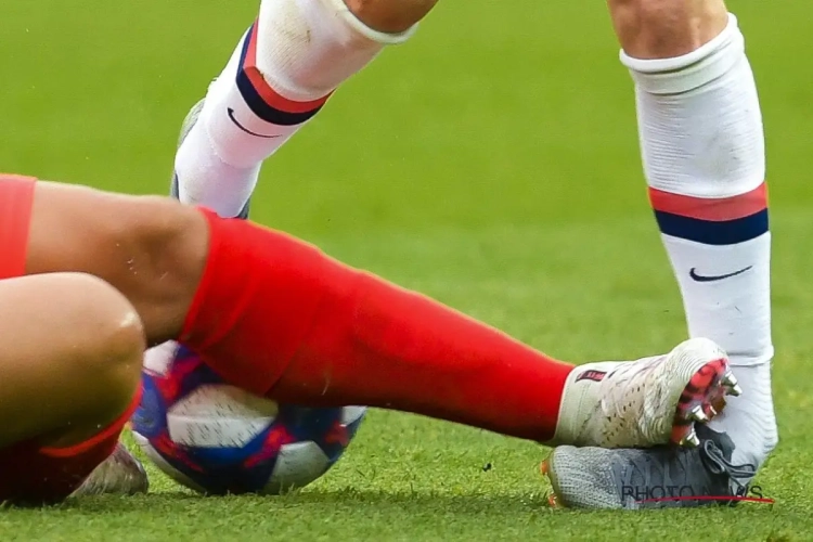 🎥 Il se fait exclure pour un tacle assassin après...six secondes