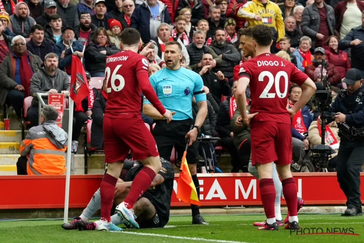 La Premier League sanctionne l'arbitre qui a frappé Andrew Robertson 
