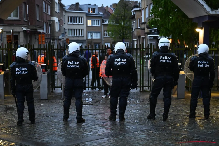 Une "Bataille des Flandres" sous haute tension : la police brugeoise sur le qui-vive 