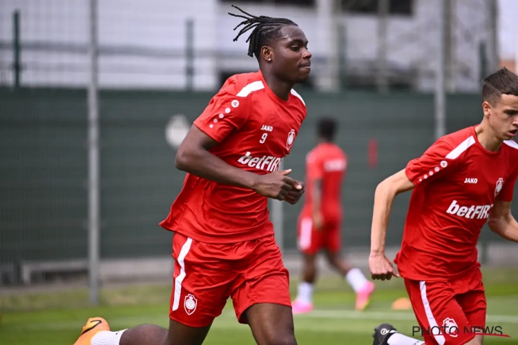 Six millions pour un joueur de 16 ans : pourquoi l'Antwerp a cassé sa tirelire pour George Ilenikhena 