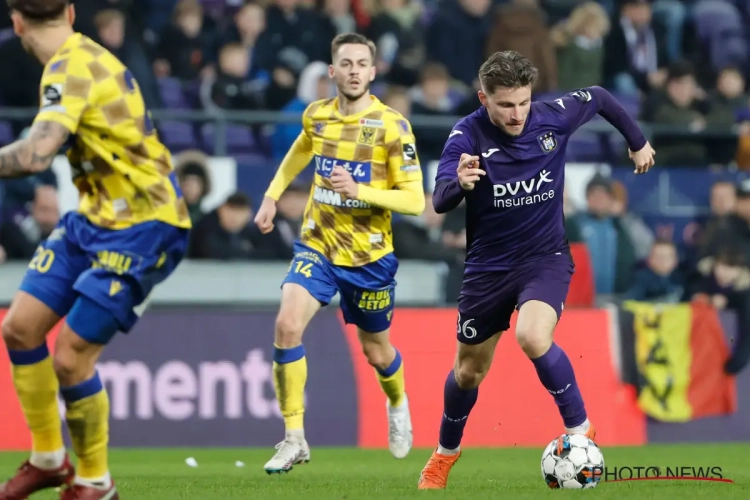 Annoncé officiellement, le transfert d'un club de Pro League tarde à être validé