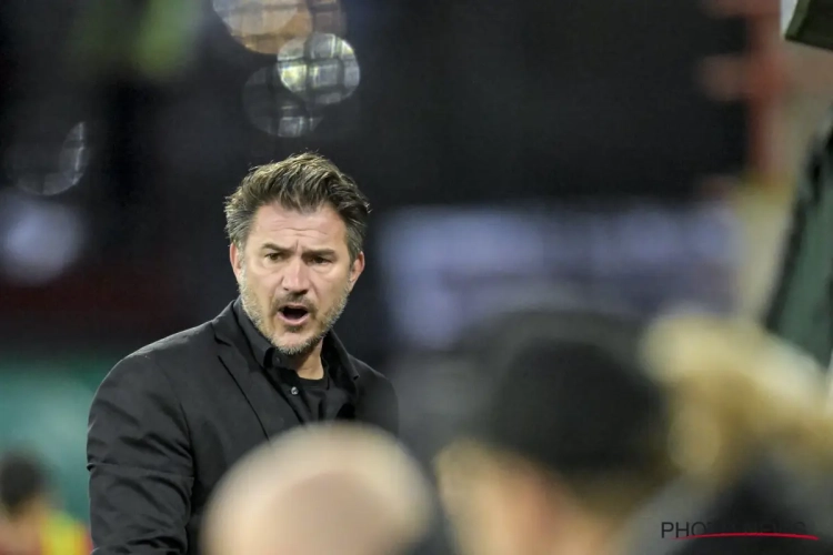 Le Standard très proche du forfait d'un cadre pour le déplacement à l'Antwerp