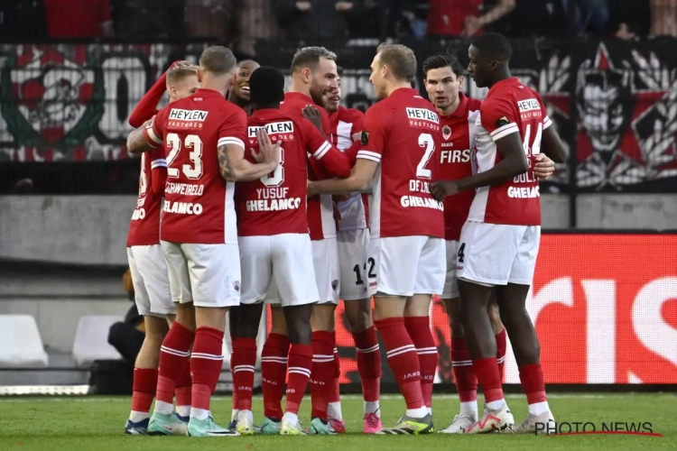 Naufrage total du Standard qui coule en une mi-temps à l'Antwerp