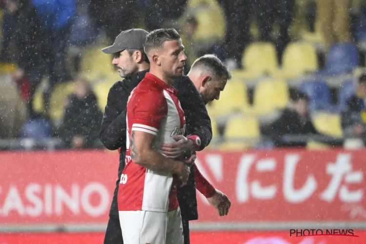 Mark van Bommel et Toby Alderweireld remontés contre "le terrain de hockey" de Saint-Trond