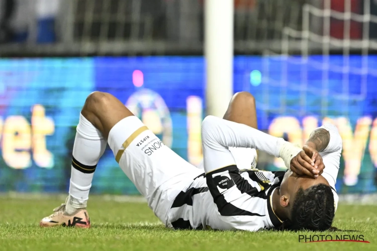 "Je sais que je suis un bon acteur, un bon simulateur" : quand Mehdi Bayat et Joris Kayembe discutent du penalty non sifflé lors du match entre Charleroi et Genk