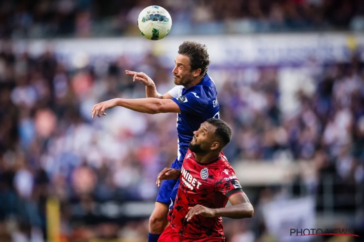 🎥 Il a même été aperçu en train de trinquer avec les supporters en tribune : un ancien d'Anderlecht fait ses adieux en sélection de la plus belle des manières