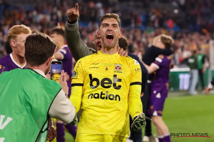 Cible d'Anderlecht, le gardien belge Jari De Busser évoque son avenir