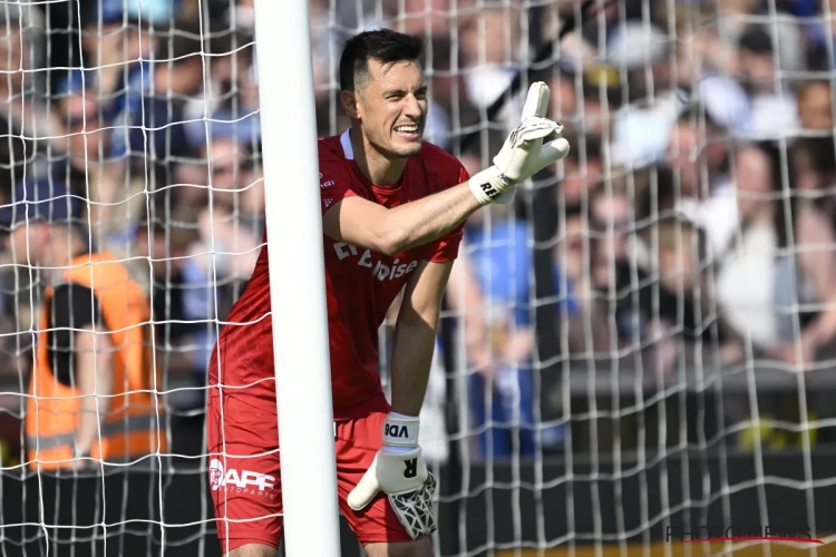 🎥 Par quel miracle le ballon n'est-il pas rentré ? La phase rarissime entre le Club de Bruges et La Gantoise 