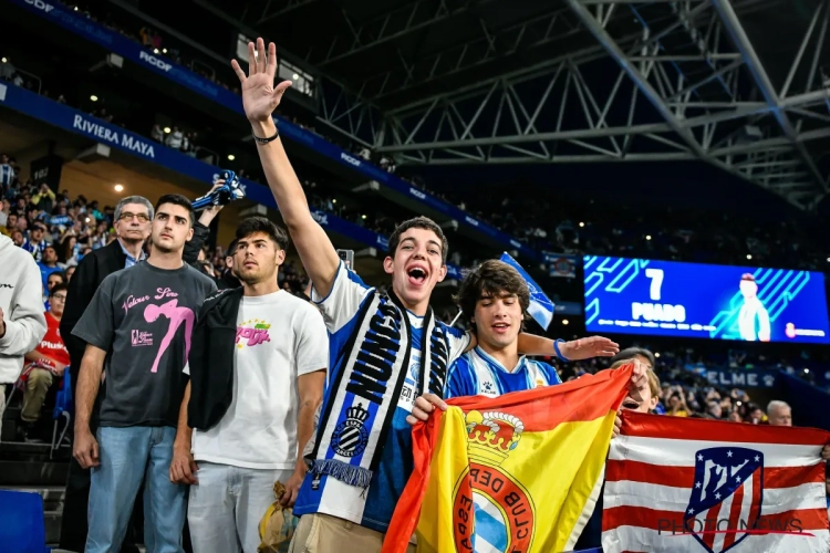 🎥 L'horreur en Espagne : une voiture fonce dans la foule avant le derby entre l'Espanyol et le Barca, plusieurs blessés