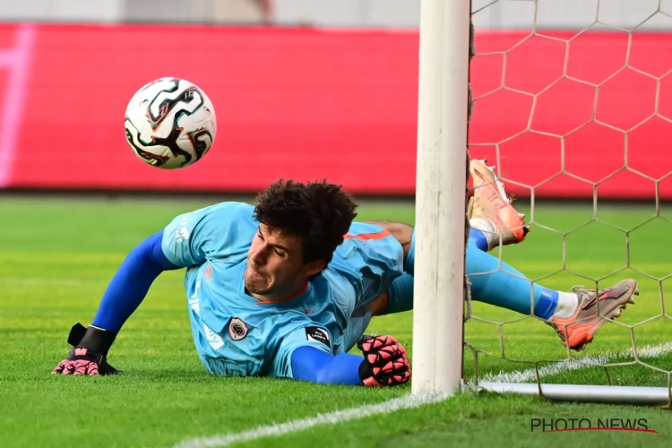 Senne Lammens pris dans un jeu de chaises musicales : il pourrait finalement rejoindre deux autres Diables Rouges !