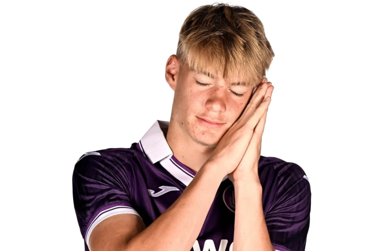 Les prétendants se multiplient : le prix énorme demandé par Anderlecht pour libérer Nathan De Cat