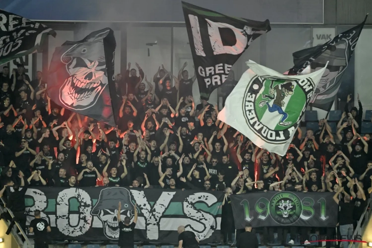 🎥 "À Charleroi, il n'y a pas d'Ultras" : les Ultras de la RAAL provocateurs envers les supporters des Zèbres