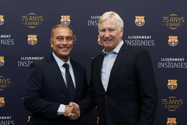 Marc Brys invité en VIP par le Barça avant la trêve : le sélectionneur à un nouveau tournant de sa carrière