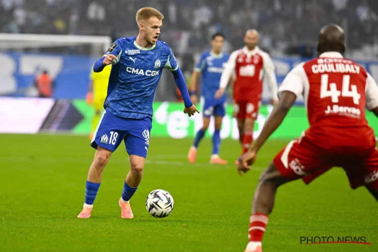 "Il est le milieu de terrain idéal" : Roberto De Zerbi s'extasie devant les qualités d'Arthur Vermeeren à l'OM