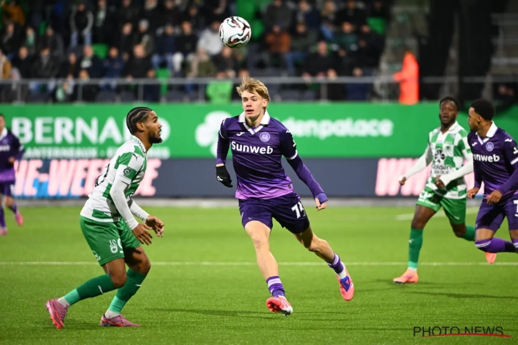 📷 Le risque est réel : un vif débat entoure l'Anderlechtois Nathan De Cat