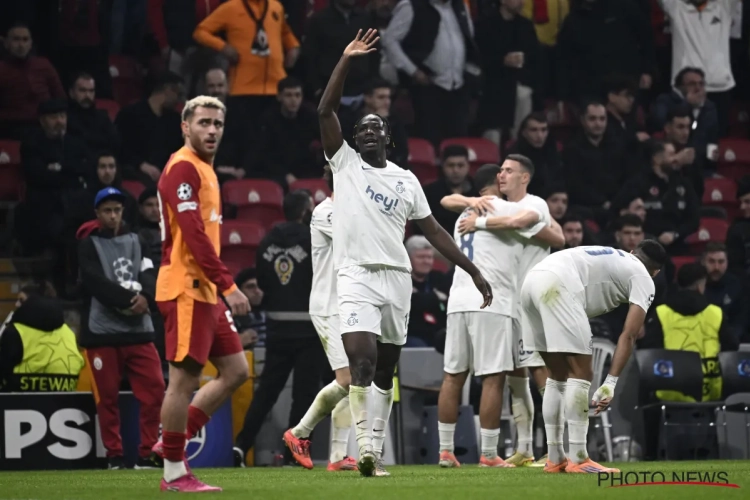 L'entraîneur de Galatasaray critique l'arbitrage : "Il aurait dû être expulsé"