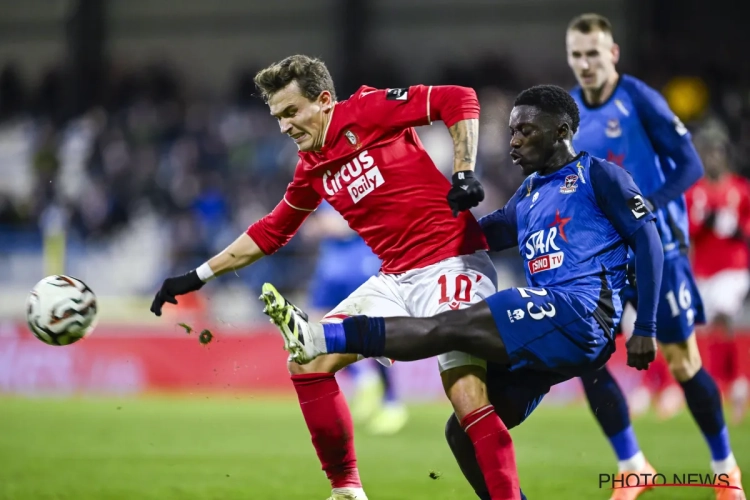 "Ils n'ont rien à fêter" : Dennis Ayensa s'en prend violemment à Dender après l'élimination du Standard