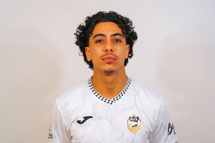 Le "je" au service du jeu : révélation en D1 ACFF et déjà suivi en Pro League, Zakaria Nadrani se confie