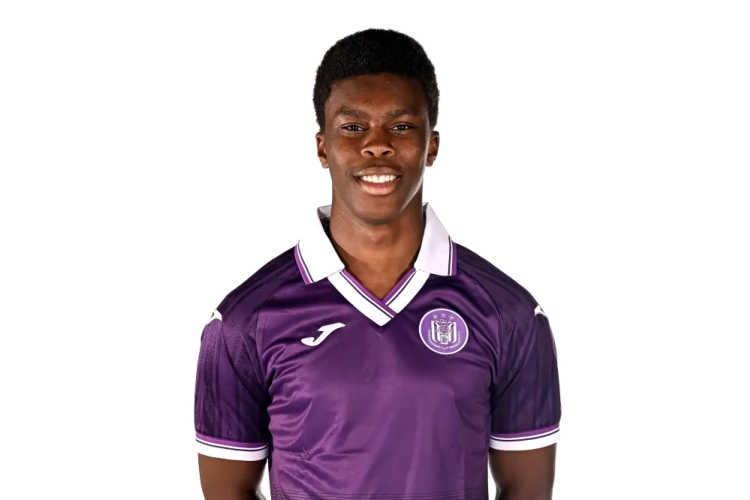 Il va falloir s'y habituer : on tient le tout premier joueur à faire ses débuts en pro né dans les années 2010