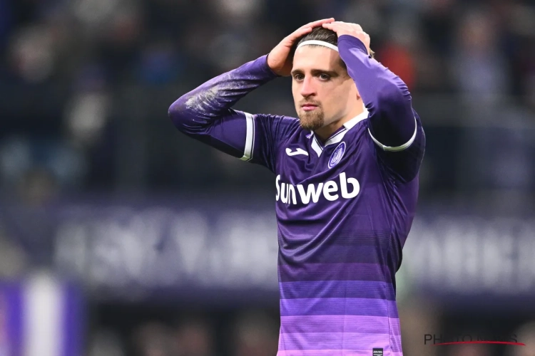 "Cela m'a quelque peu surpris" : Adriano Bertaccini frappé par le vestiaire anderlechtois