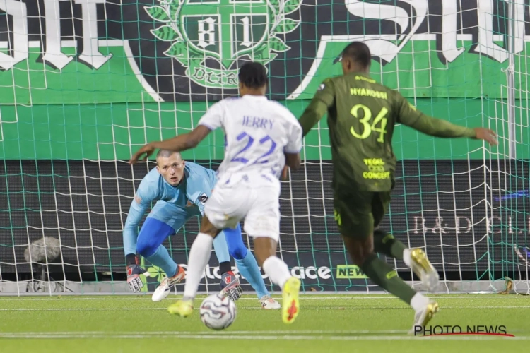 Le gardien d'OHL furieux contre le terrain de la RAAL : "C'est dangereux, la Pro League doit réagir"