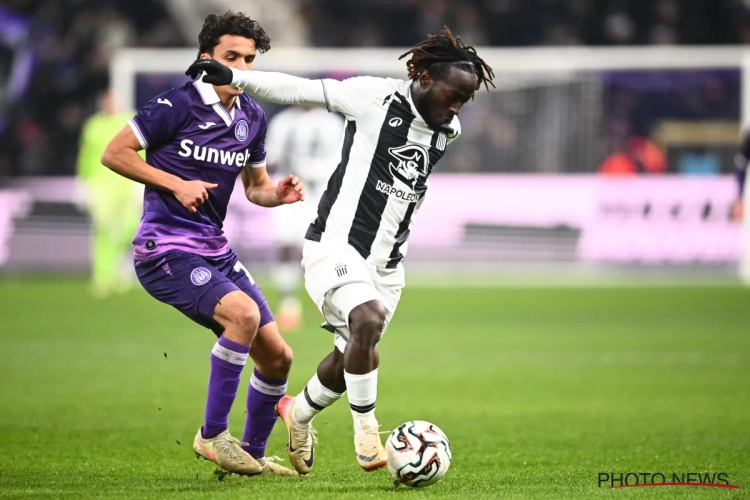 🎥 Colassin en pays conquis, Fellaini nostalgique : Charleroi a fait la fête au Lotto Park