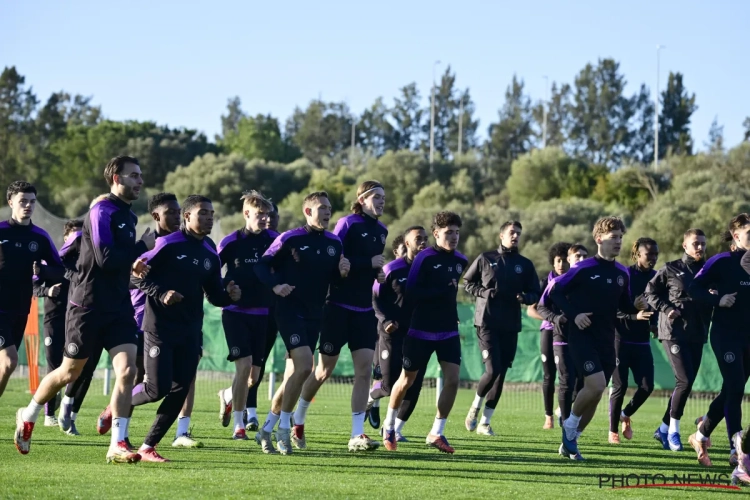 Il n'avait que peu de route à faire : un ancien d'Anderlecht a rendu visite au groupe pendant le stage