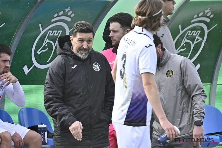  "On n'a pas de plan de secours" : Besnik Hasi n'attend pas le chaînon manquant avant la fin du mois