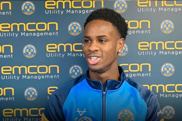 Un jeune buteur belge a fait ses débuts en championnat avec sa nouvelle équipe