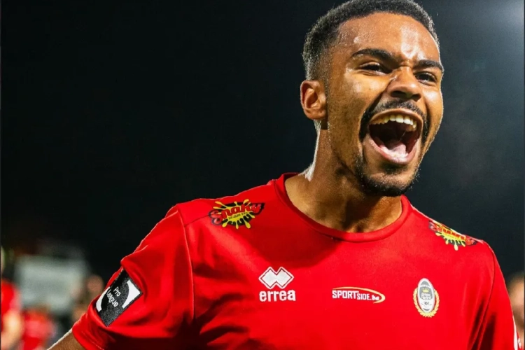 Malgré la situation de l'Olympic Charleroi, un titulaire attire les regards 