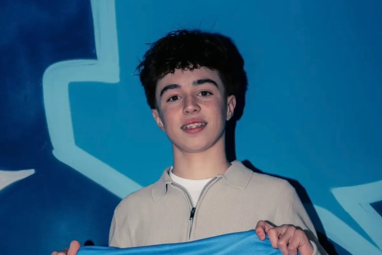 OFFICIEL : un deuxième joueur né en 2011 signe son premier contrat professionnel en Belgique