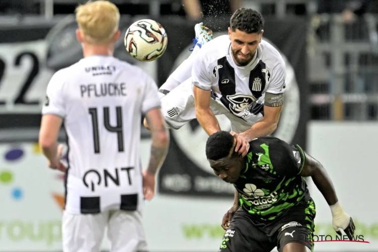 Sept buts, trois penaltys et deux rouges : Charleroi retombe les pieds sur terre après un match fou !