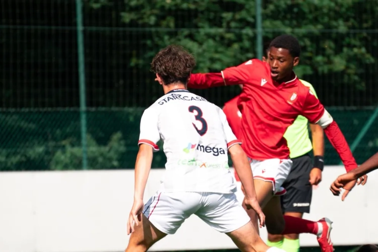 Capitaine du SL16 FC, il rêve de faire ses débuts pros au Standard... mais attire déjà les clubs étrangers