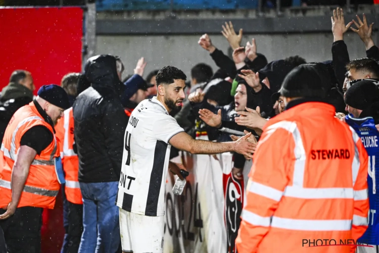 🎥 La situation dégénère : des supporters de Charleroi lancent des pétards dans la tribune unioniste !