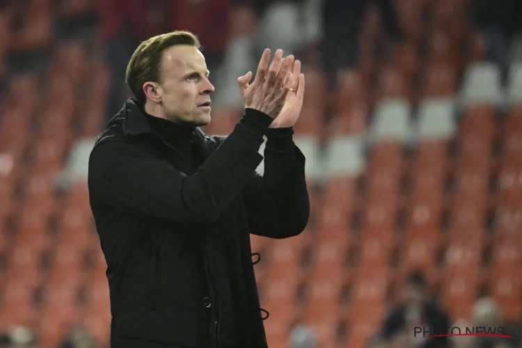 "On essaye de les aider au maximum" : Vincent Euvrard évoque le cas des U23 du Standard, derniers en D1 ACFF