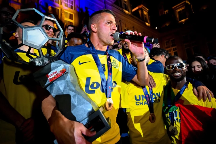 Les retrouvailles avec l'Union : Anthony Moris cuisine Christian Burgess sur un point sensible