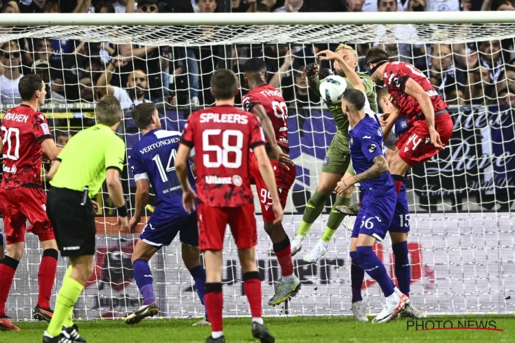 Officiel : miné par une grave blessure, un ancien d'Anderlecht raccroche les crampons à 39 ans