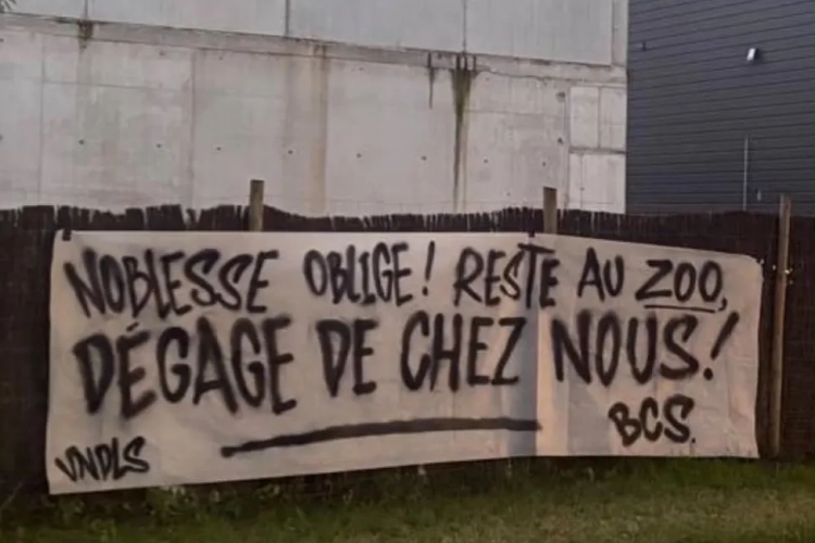 Le BCS d’Anderlecht ne lâche rien : après le stade et Neerpede, voilà maintenant des banderoles à… Pairi Daiza