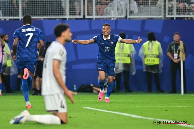 Coupe du monde : France - Irak interrompu deux heures, un ancien flop de Charleroi relance l'Algérie